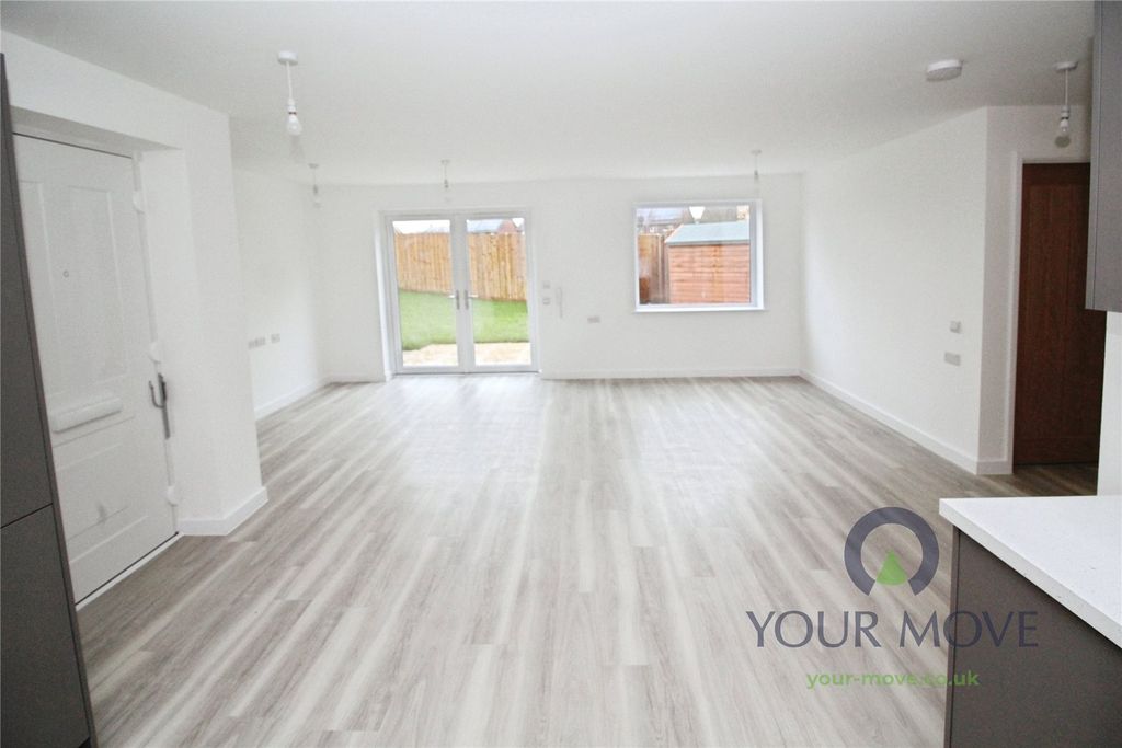 Property photo 2 of 14 Living Room/Kitchen