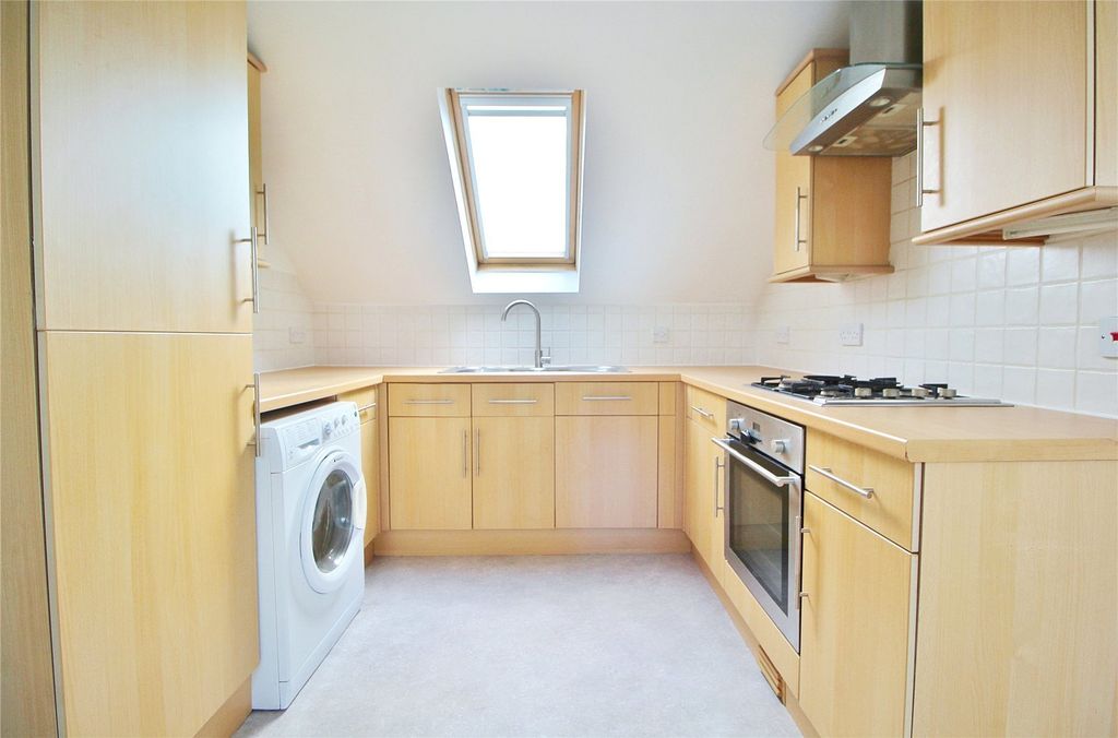 Property photo 3 of 9 Kitchen