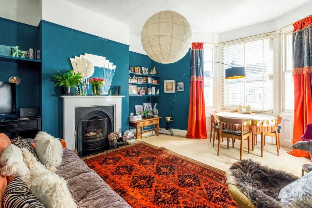 Property photo 2 of 14 Living Room.Png