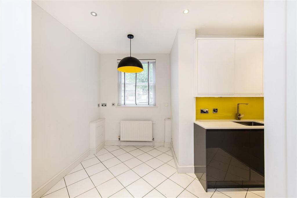 Property photo 3 of 6 1