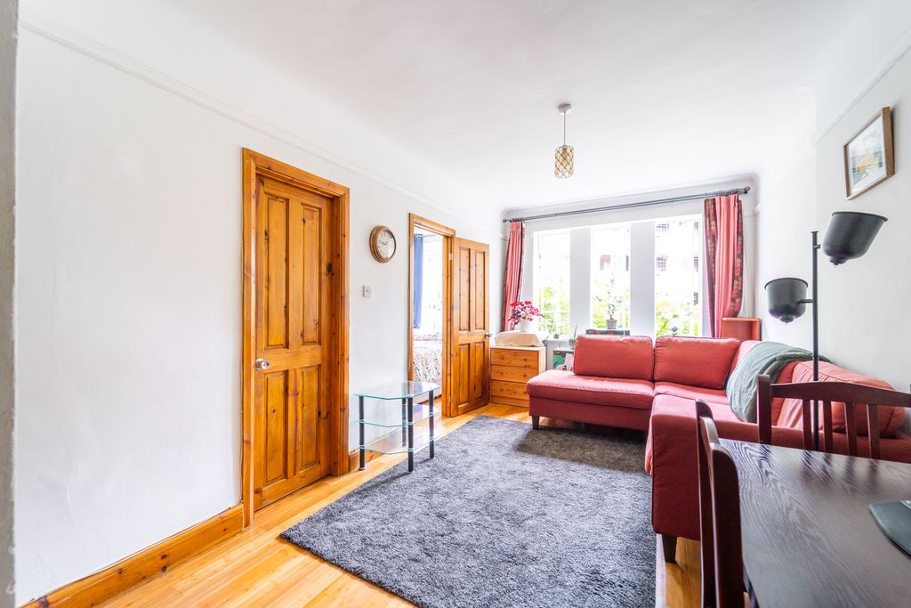 Property photo 2 of 9 Mba07266