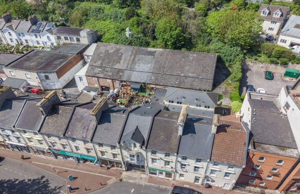 Property photo 3 of 4