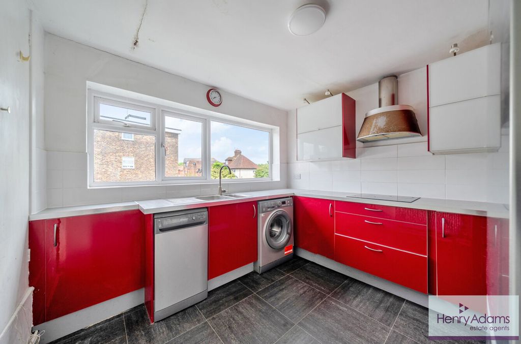 Additional image 6 of 2 bed maisonette for saleWinton Road, Petersfield GU32