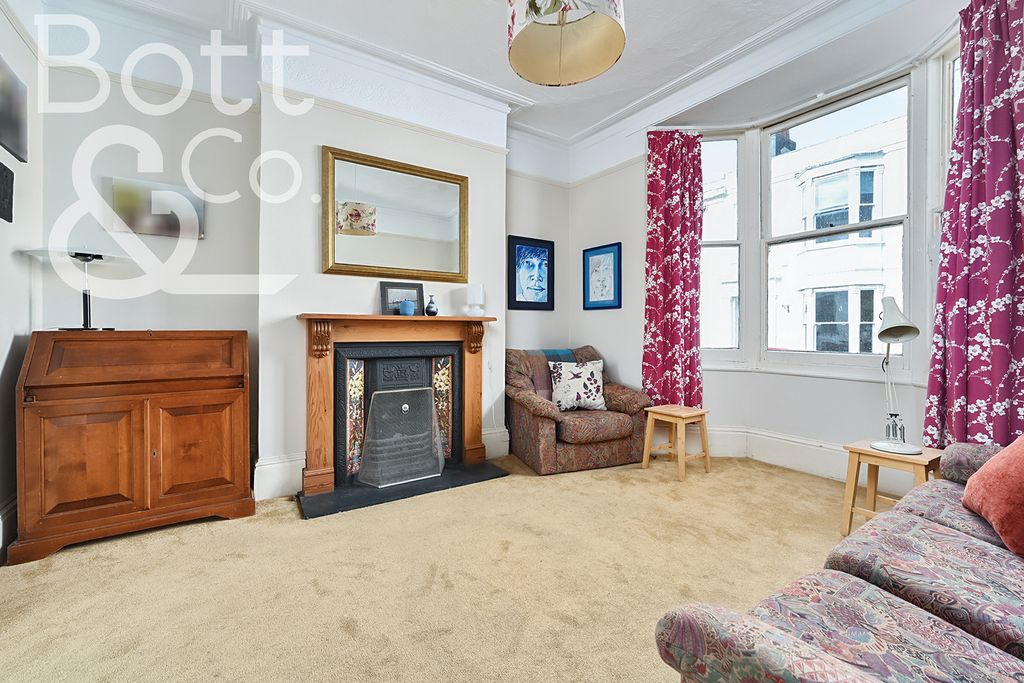 Property photo 3 of 24