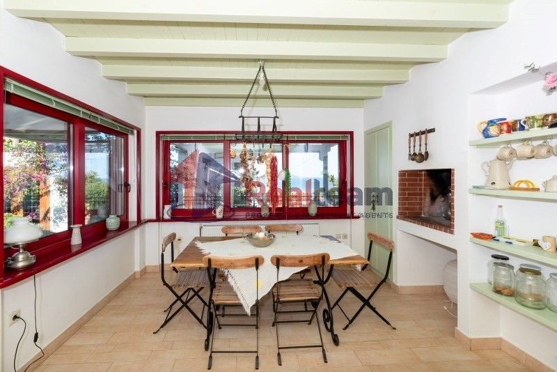 Property photo 1 of 25