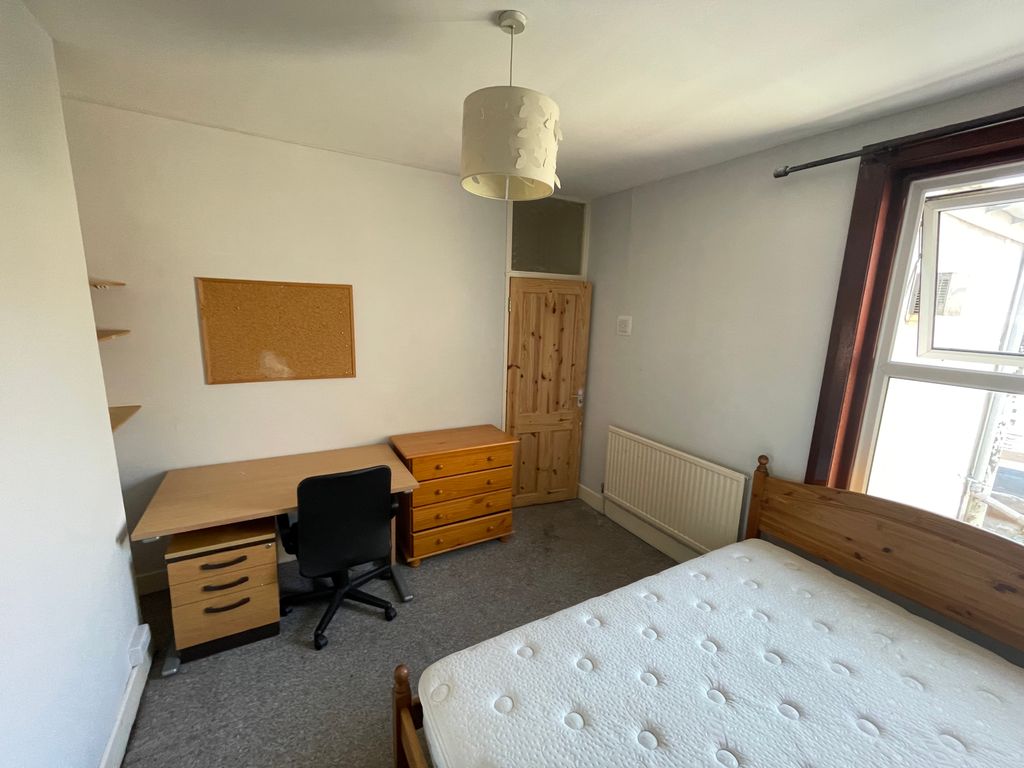 Property photo 3 of 16 Image