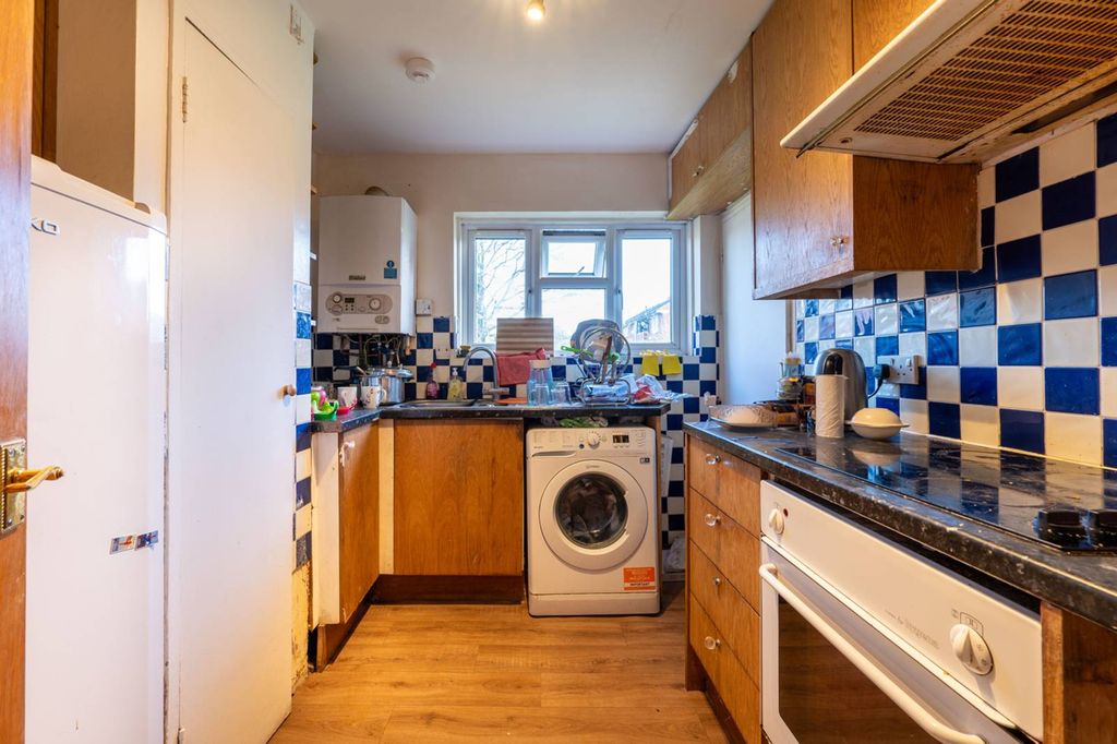 Property photo 3 of 6