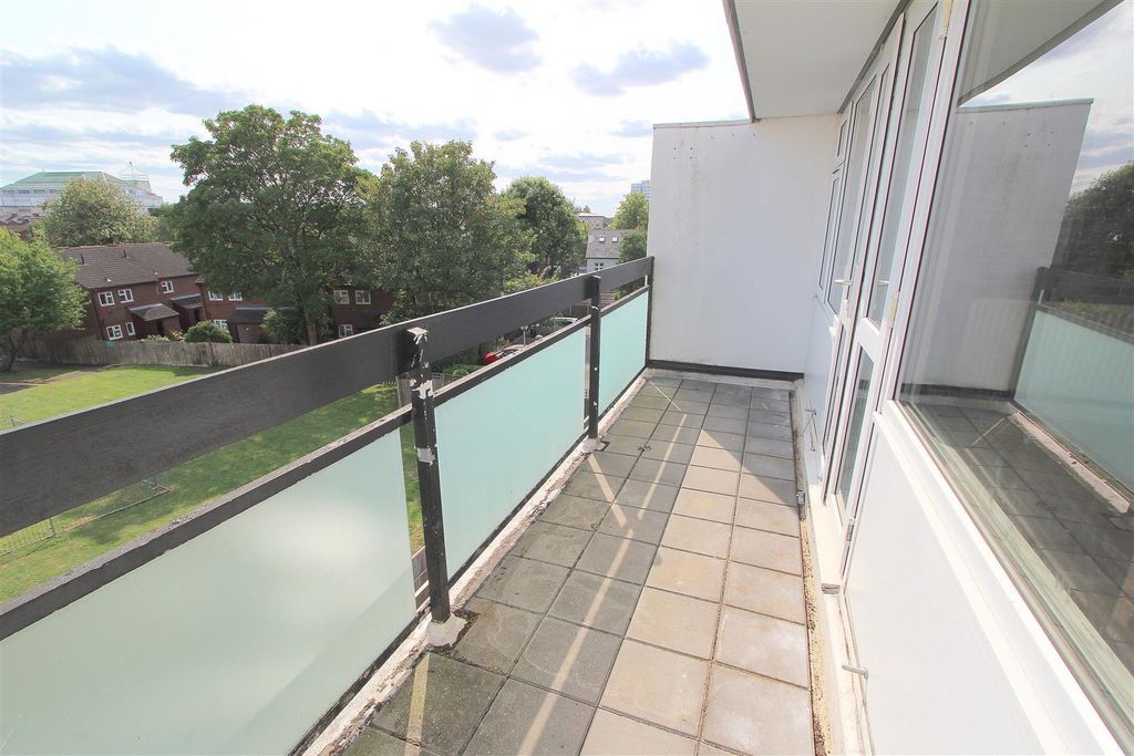 Property photo 2 of 18 Balcony.Jpg