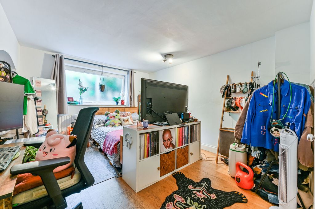 Property photo 3 of 13