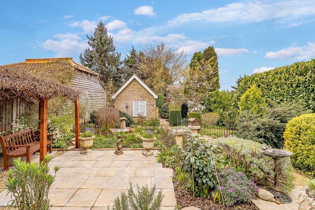 Property photo 2 of 45 4998156