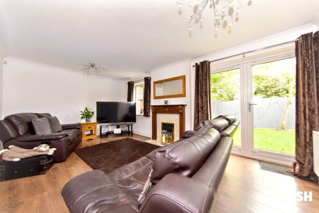 Property photo 2 of 32