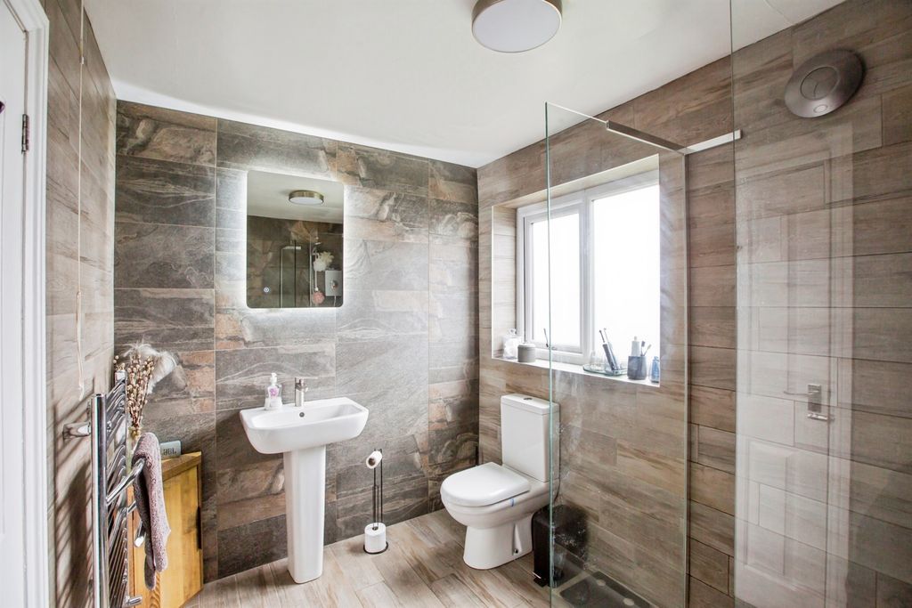 Additional image 16 of 5 bed detached house for saleWillowfield Crescent, Halifax HX2