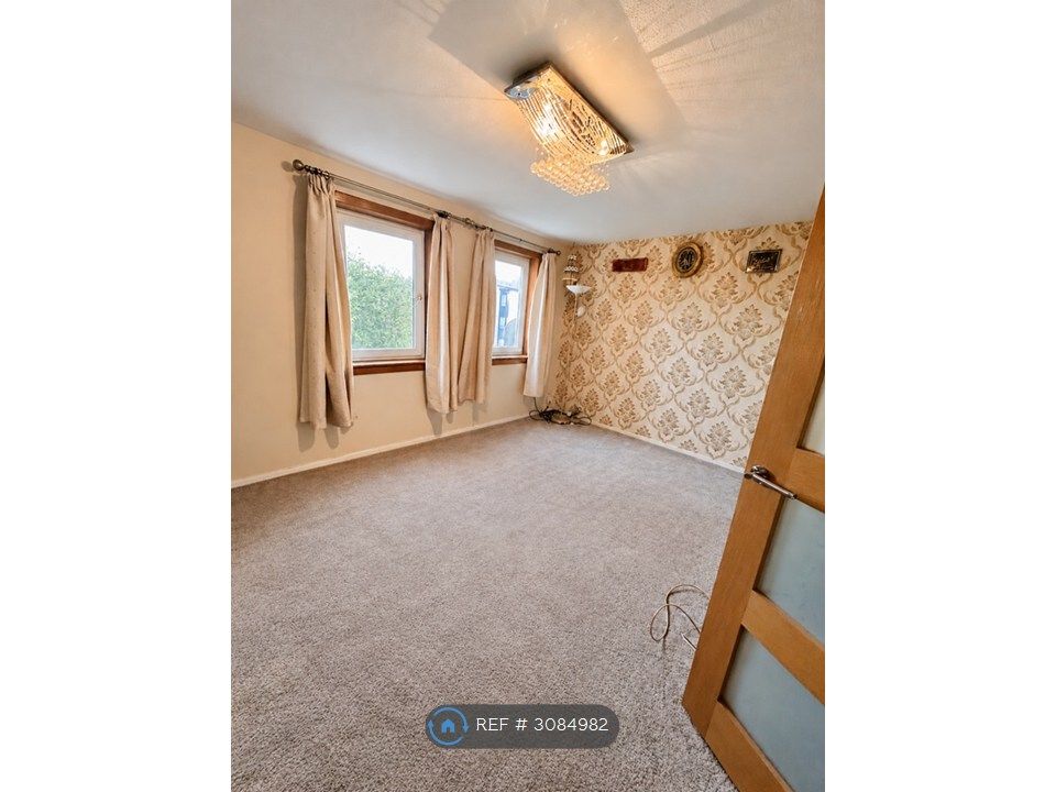 Property photo 2 of 9 Living Room