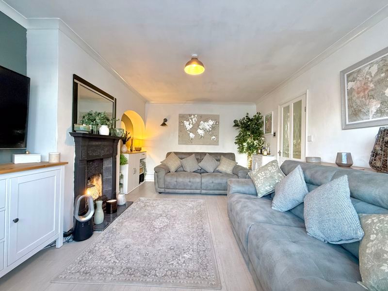 Property photo 2 of 20 Lounge