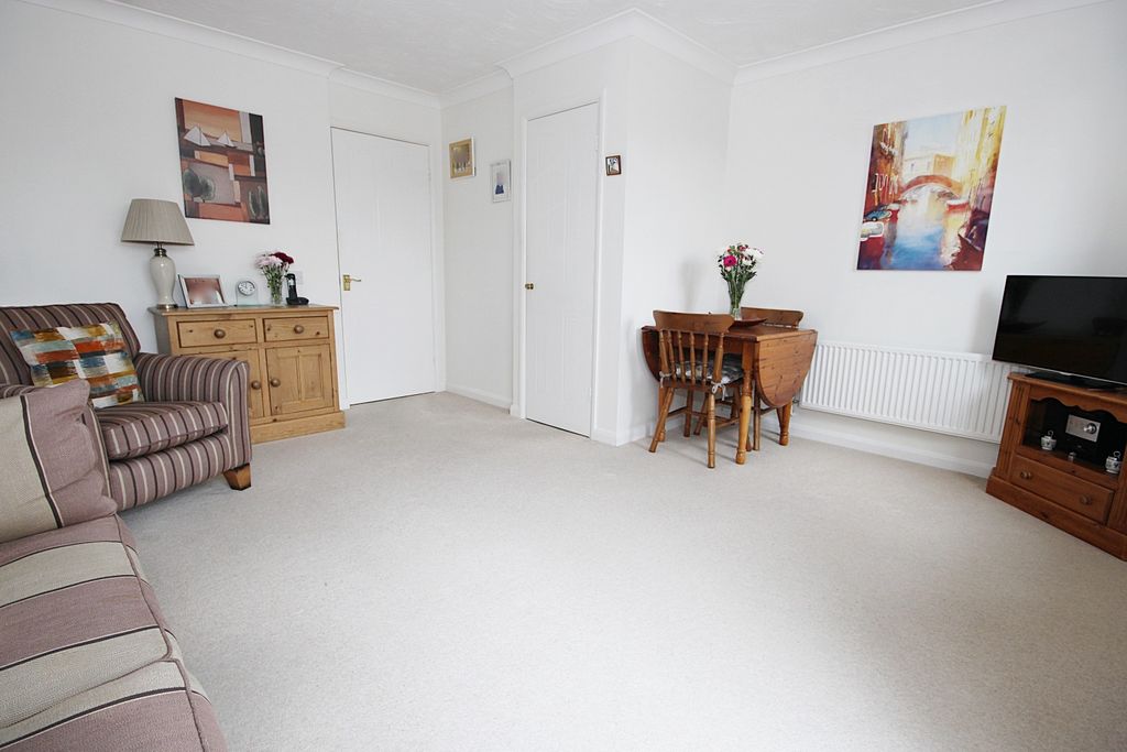 Property photo 3 of 12 4538274