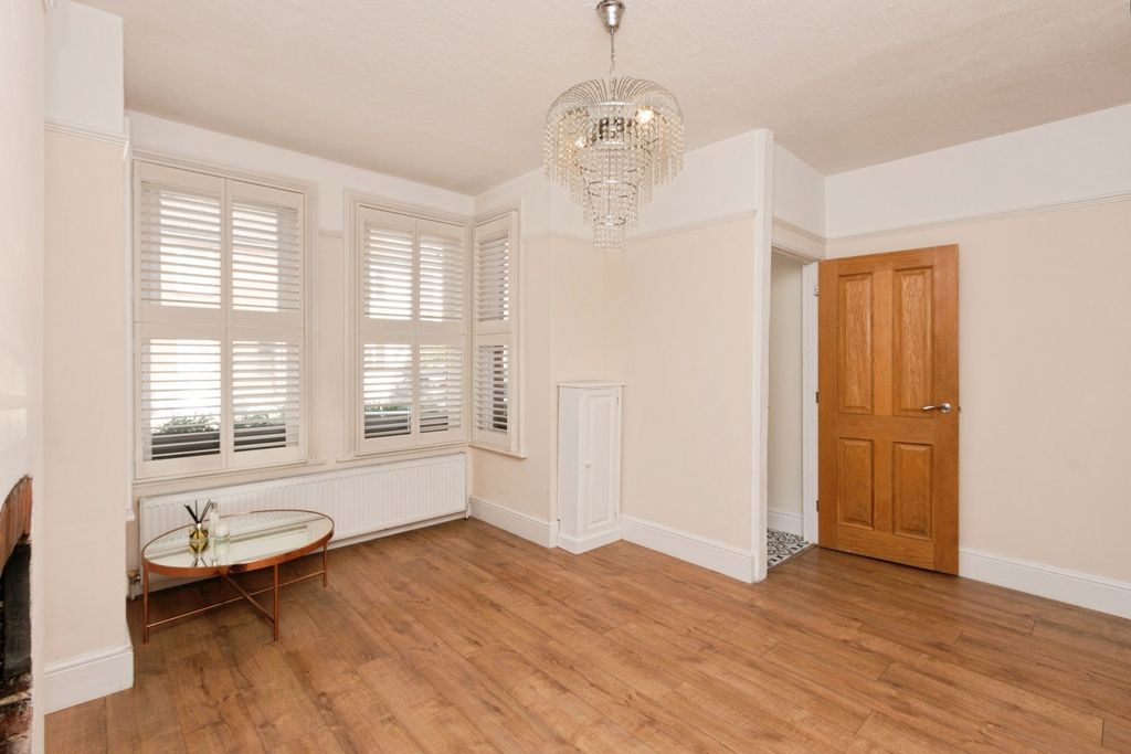 Property photo 2 of 16 Pbox-Img.Jpg