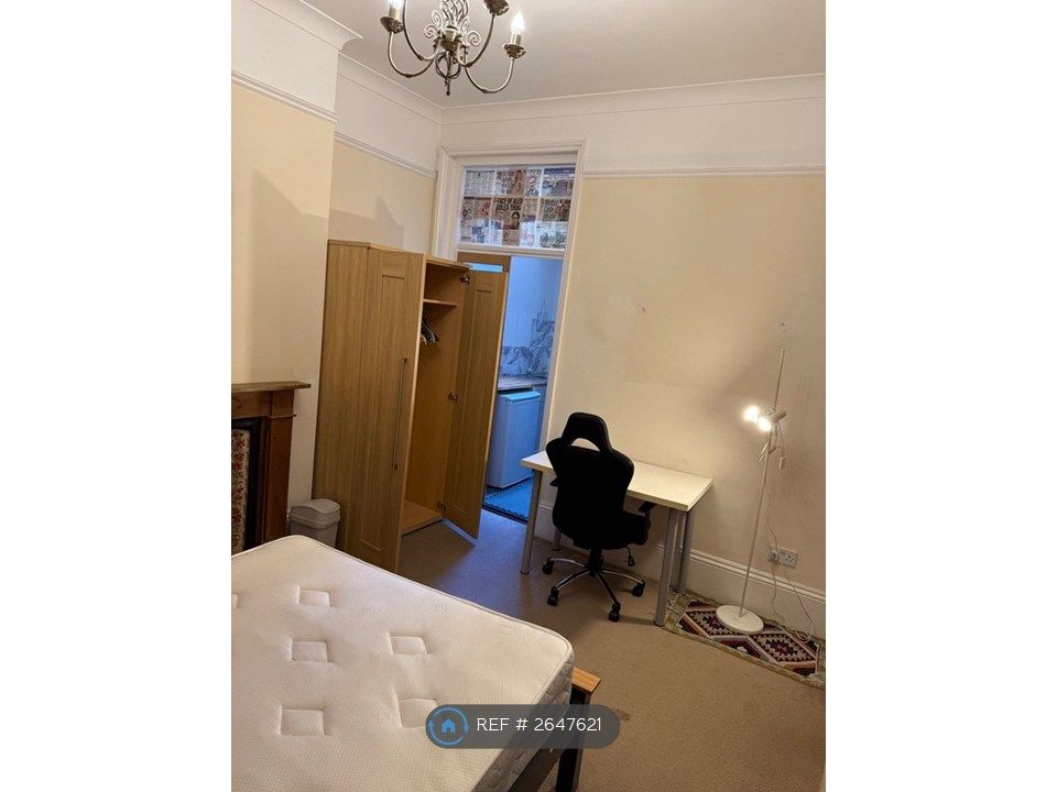 Property photo 2 of 9 Desk & Chair + 1 Large Wardrobe