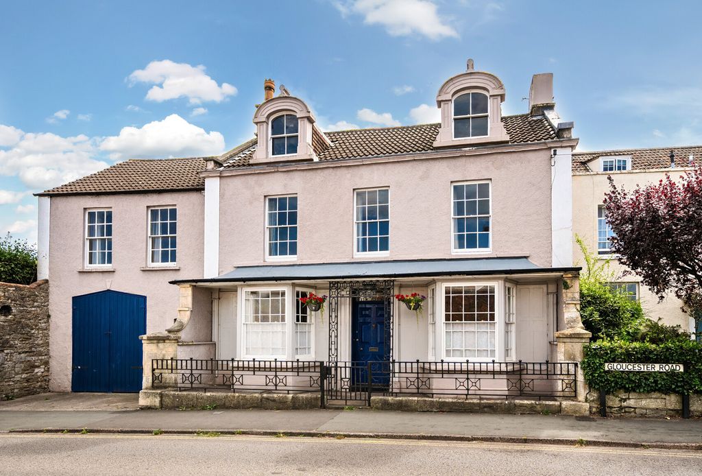 Property photo 1 of 21 1320545-1-686904F...