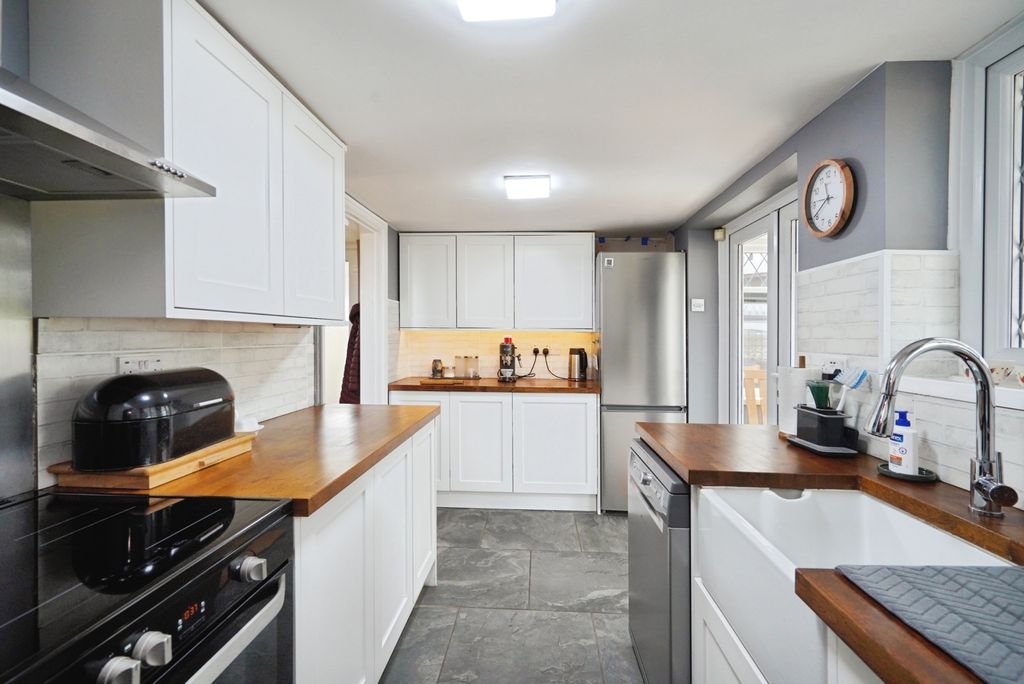 Property photo 3 of 23 Pbox-Img.Jpg