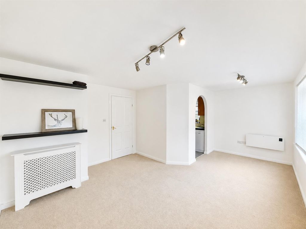 Property photo 1 of 8 Reception Room