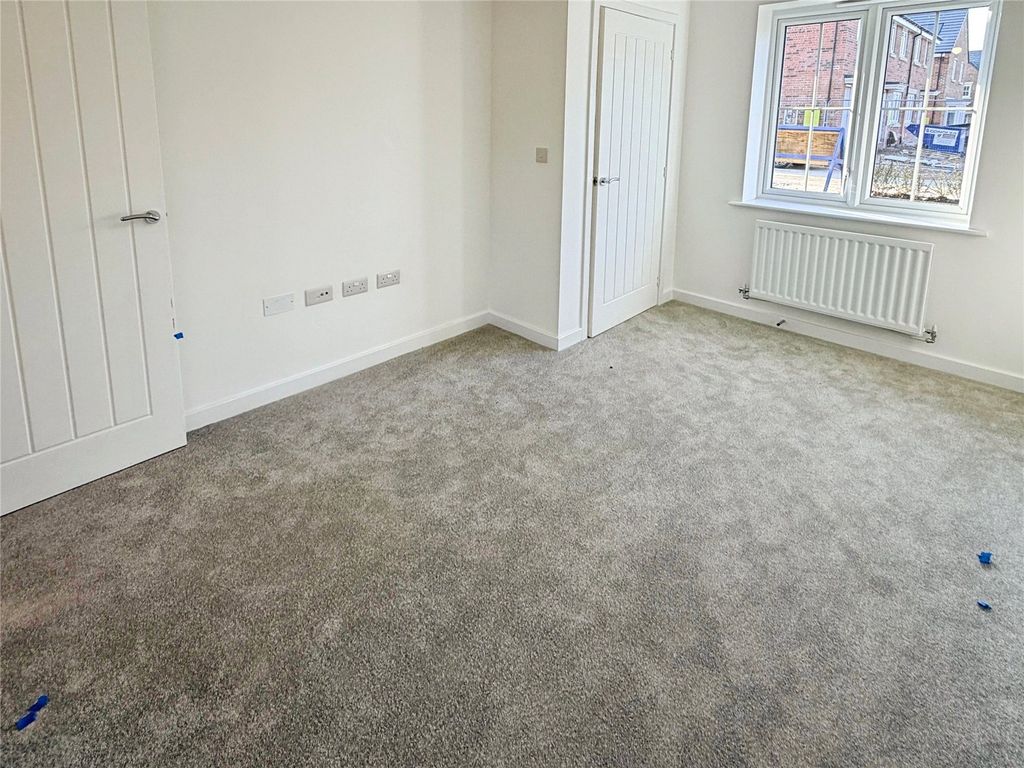 Property photo 2 of 11 Lounge