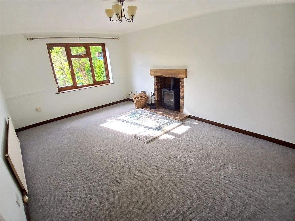 Property photo 3 of 34