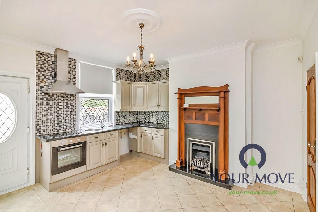 Property photo 3 of 12 Kitchen Dining