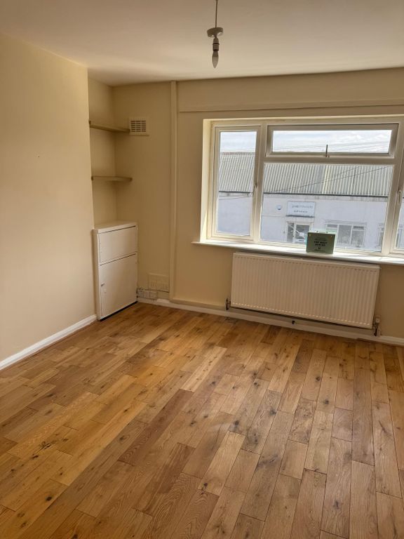 Property photo 2 of 4