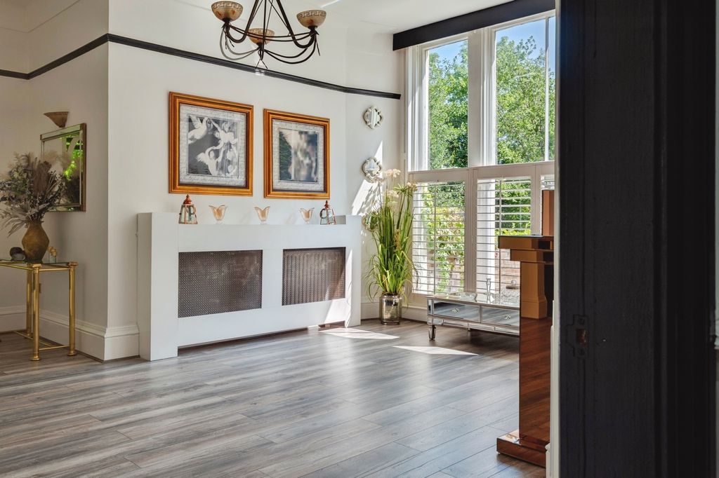 Property photo 2 of 15 Pbox-Img.Jpg