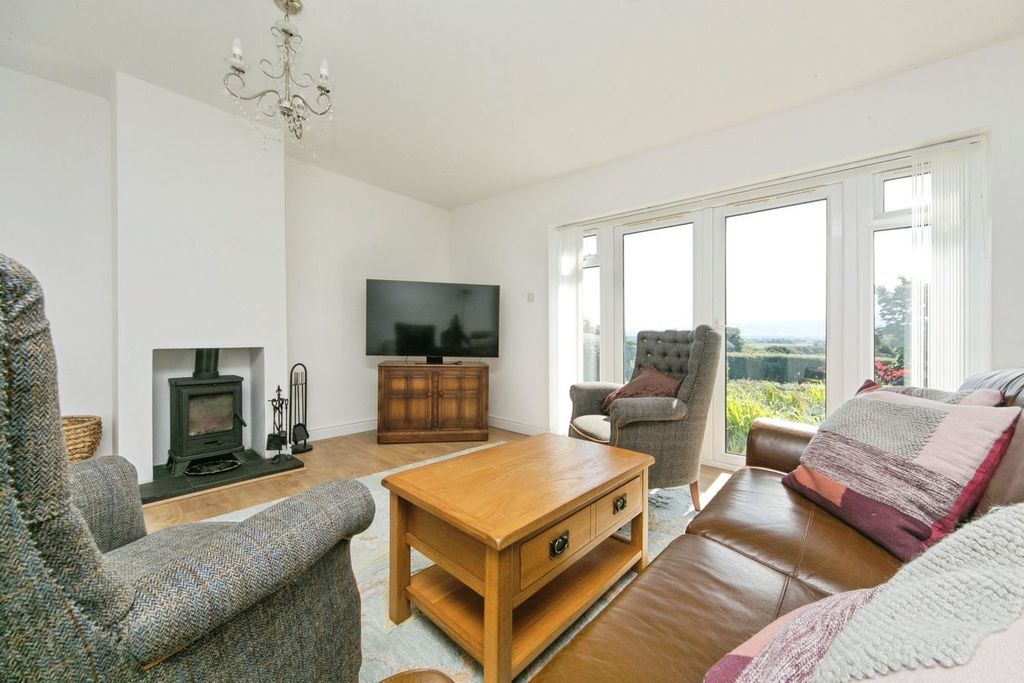 Property photo 2 of 30