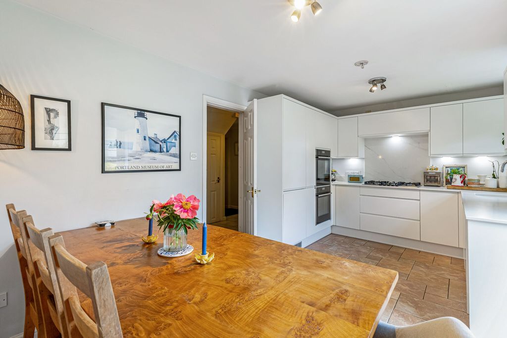 Property photo 3 of 16 Kitchen Diner