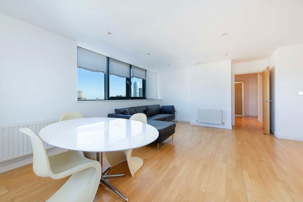 Property photo 3 of 9