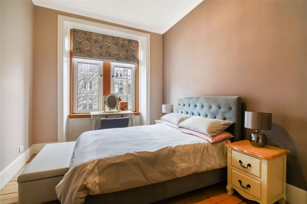 Property photo 3 of 19 Bedroom 1