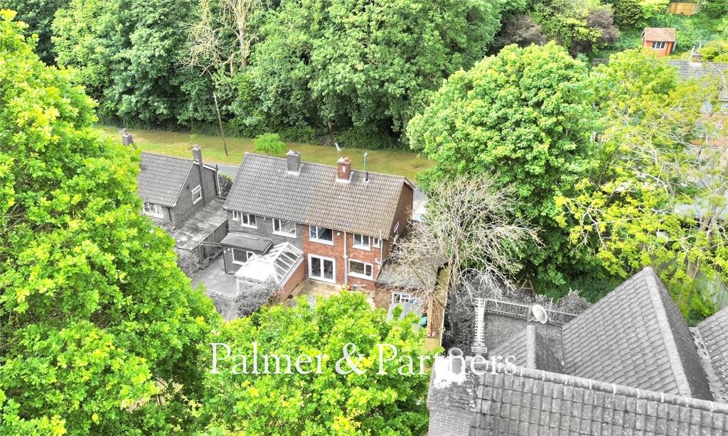 Property photo 2 of 33 Picture No. 04
