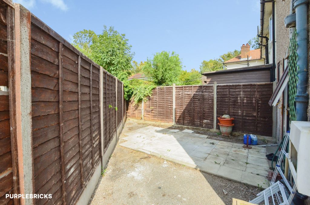 Property photo 3 of 12 Garden