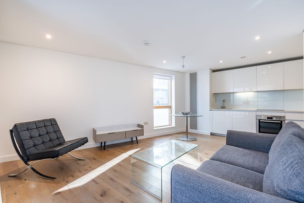 Property photo 3 of 11 Reception