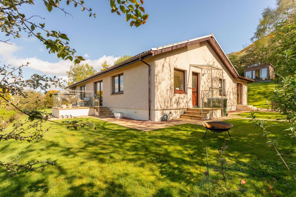 Property photo 1 of 38