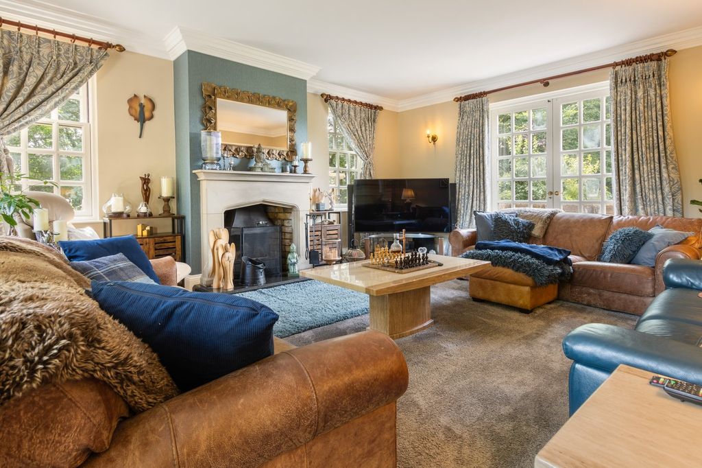 Property photo 2 of 49