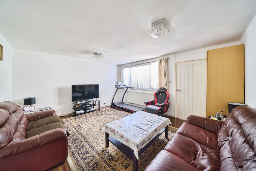Property photo 2 of 17 Pbox-Img.Jpg