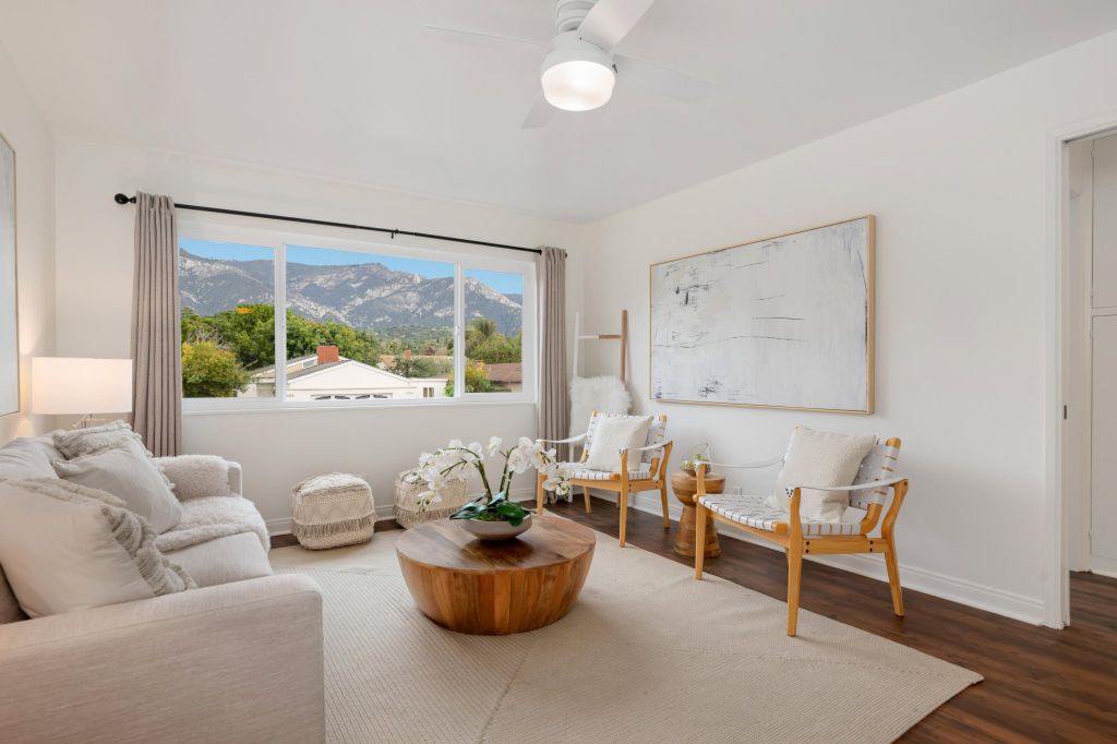 Property photo 3 of 10 <Alttext/>