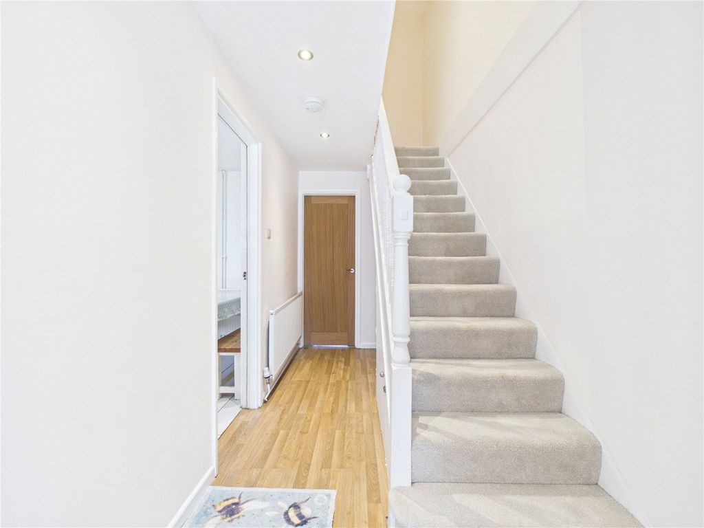 Property photo 3 of 43 Picture No. 16