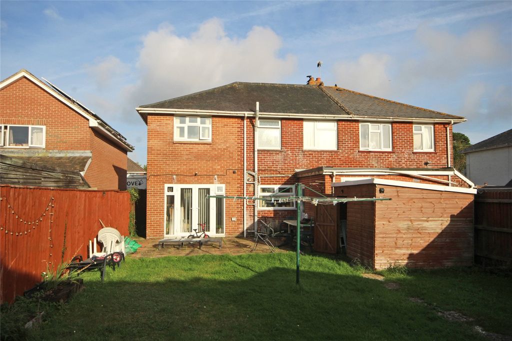 Property photo 2 of 14 Picture No. 12
