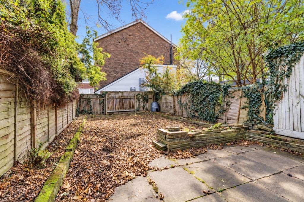Property photo 2 of 10 Garden