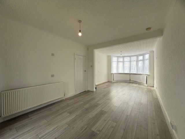 Property photo 3 of 11 10