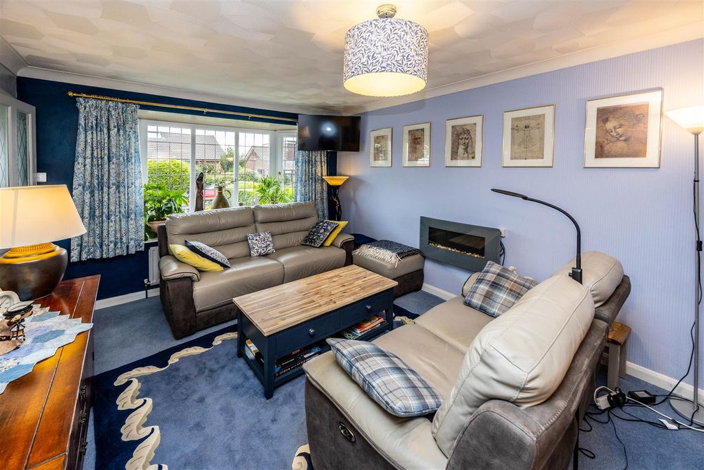 Property photo 3 of 32 19Oldwake-010825-10.Jpg