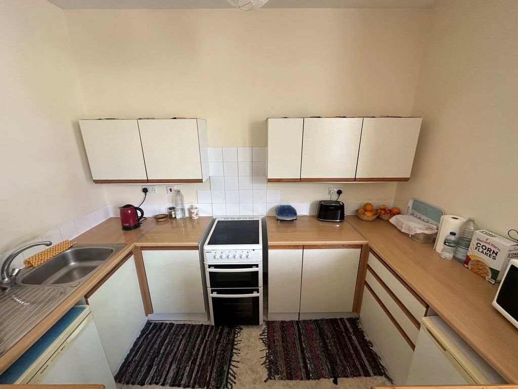 Property photo 3 of 5 Kitchen