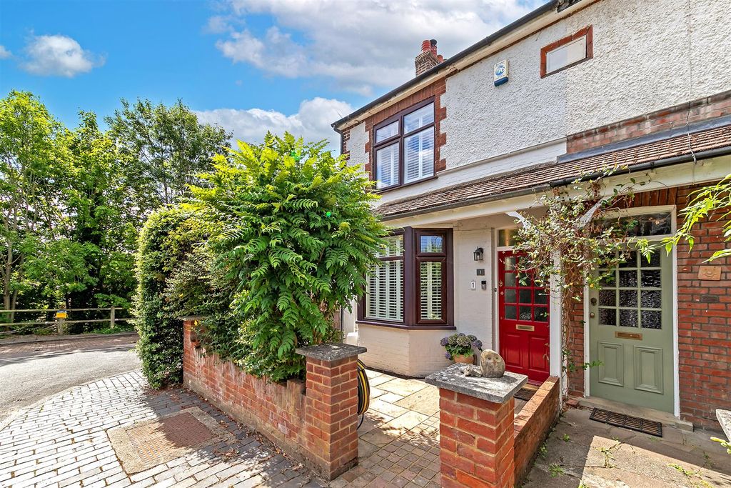 Property photo 1 of 21 1Ramsburyroad-1.Jpg