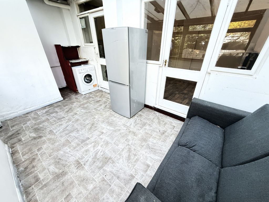 Property photo 3 of 13 Photo 7