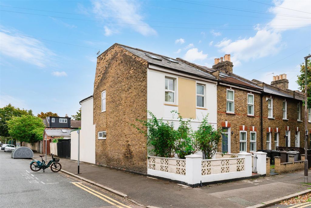 Property photo 1 of 12