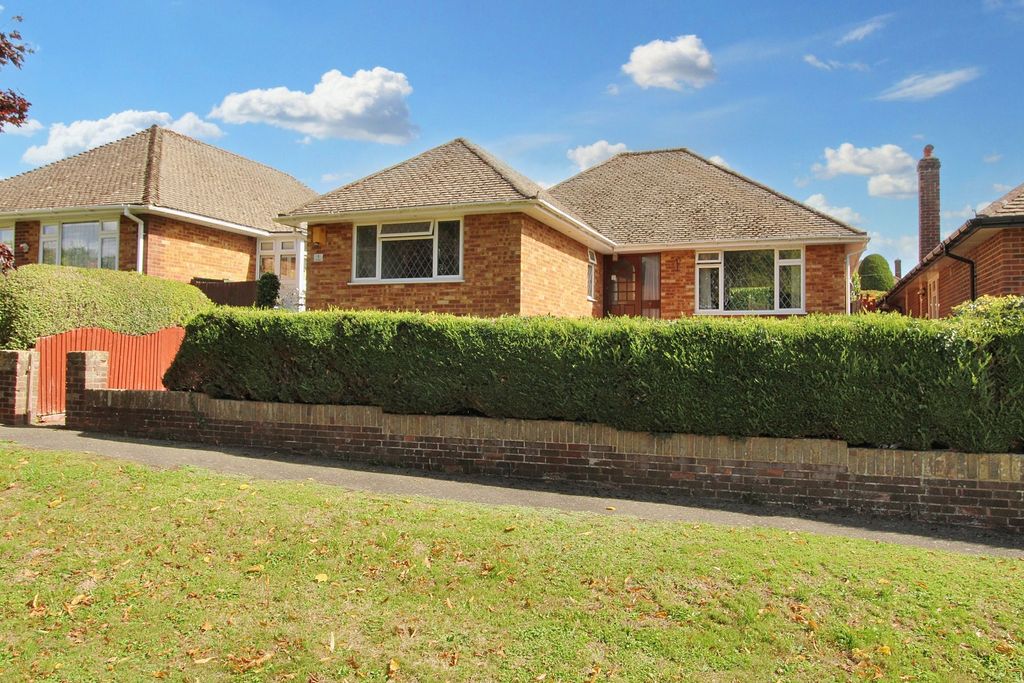 Property photo 1 of 22 Photo 11